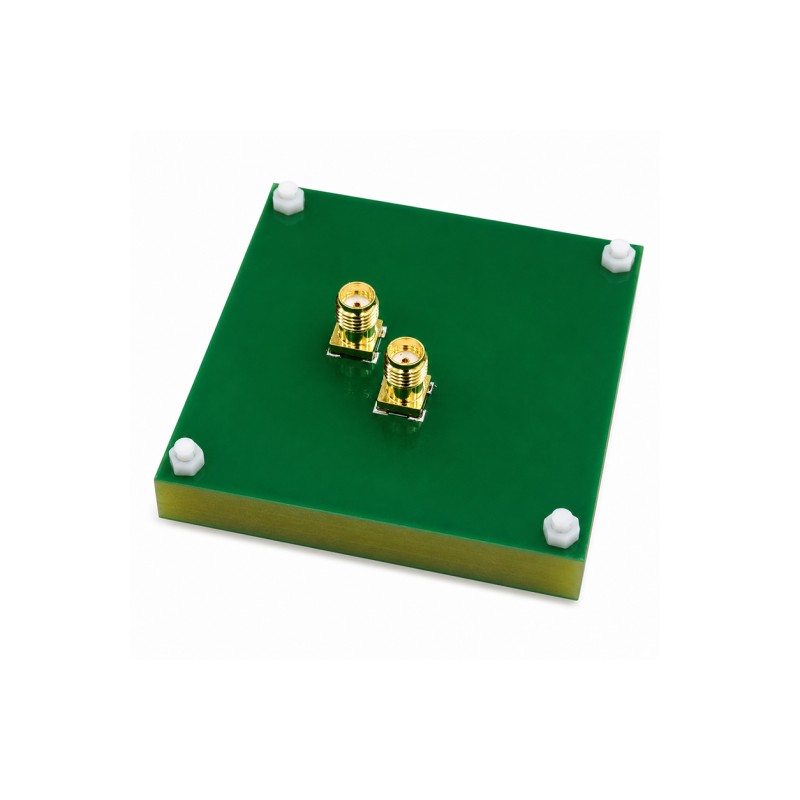 双极化双频贴片天线 Dual-polarized dual-band patch antenna 